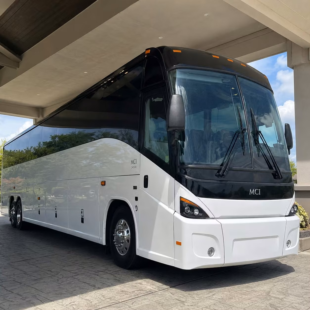 shuttle your boeing and manufacturing workforce on the charleston peninsula and beyond